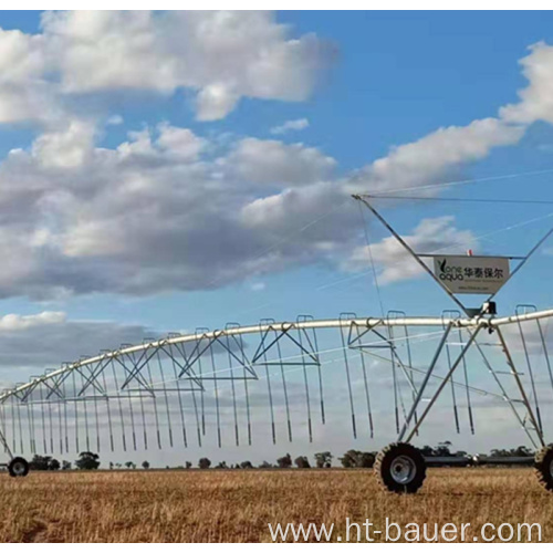 Center pivot irrigation system with Komet sprinkler